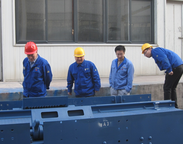 熱烈祝賀煤專公司“出口越南罐籠”、“沙爾夫軌道”兩大國際項(xiàng)目按期交付，“兩提一?！被顒?dòng)圓滿結(jié)束